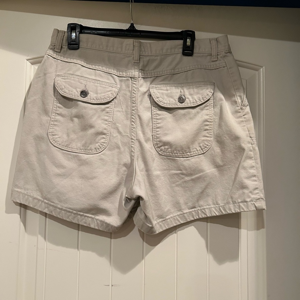 Women’s Wrangler Casual Tan Shorts size 16 - Picture 2 of 4